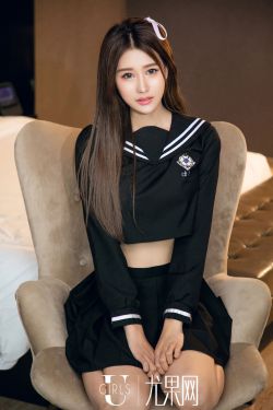 美女没有穿 任何衣服的图片